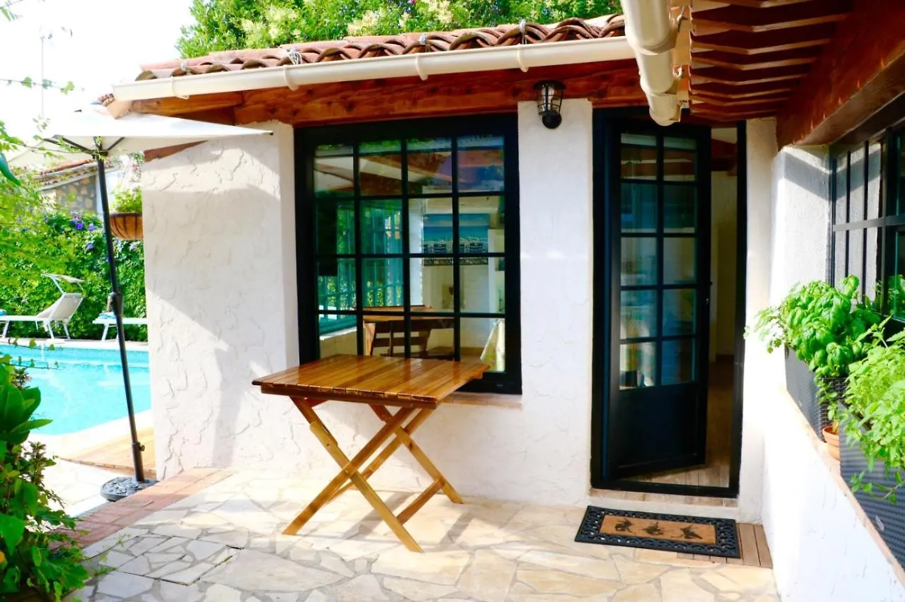 Cap Antibes Maisonette Avec Piscine Privative 0*,  Francja